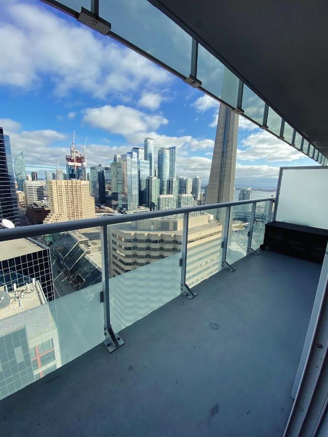 Luxury Condo On Cn Tower Toronto Exterior photo